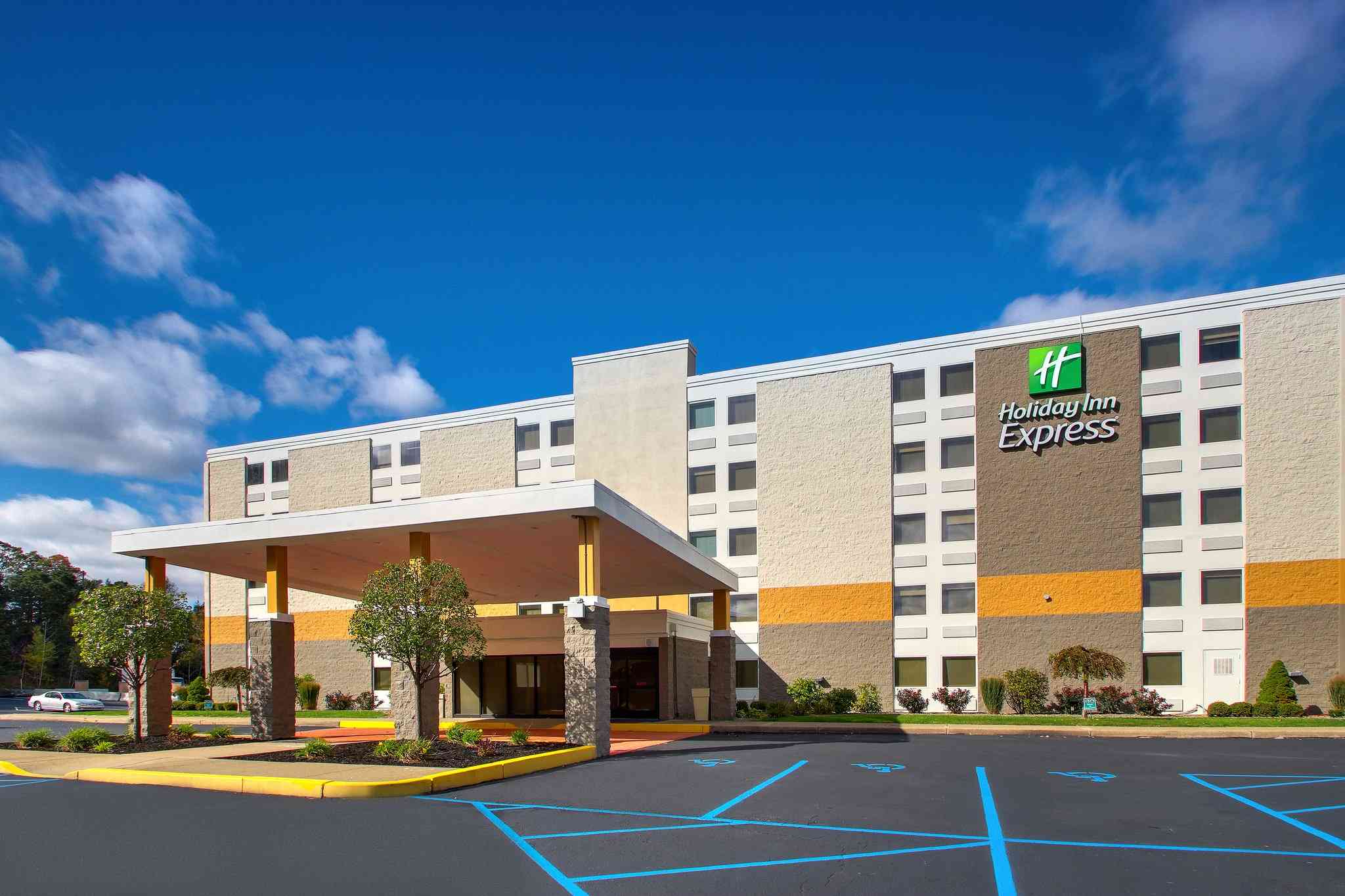 Holiday Inn Express Pittston - Scranton Airport in Pittston, PA