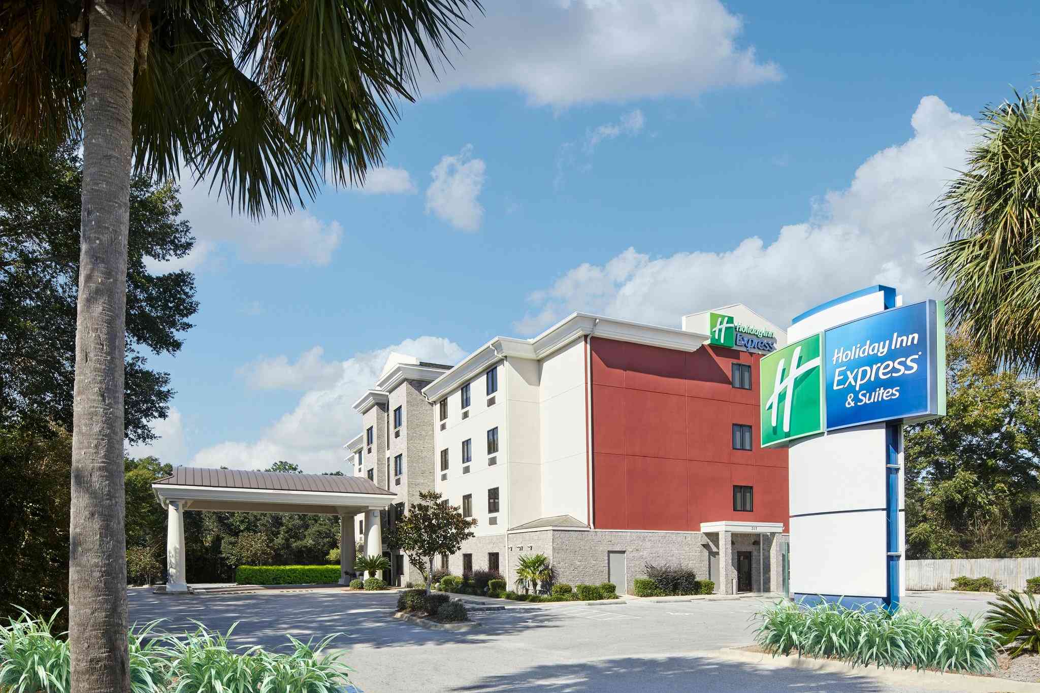 Holiday Inn Express & Suites Pensacola West-Navy Base em Pensacola, FL