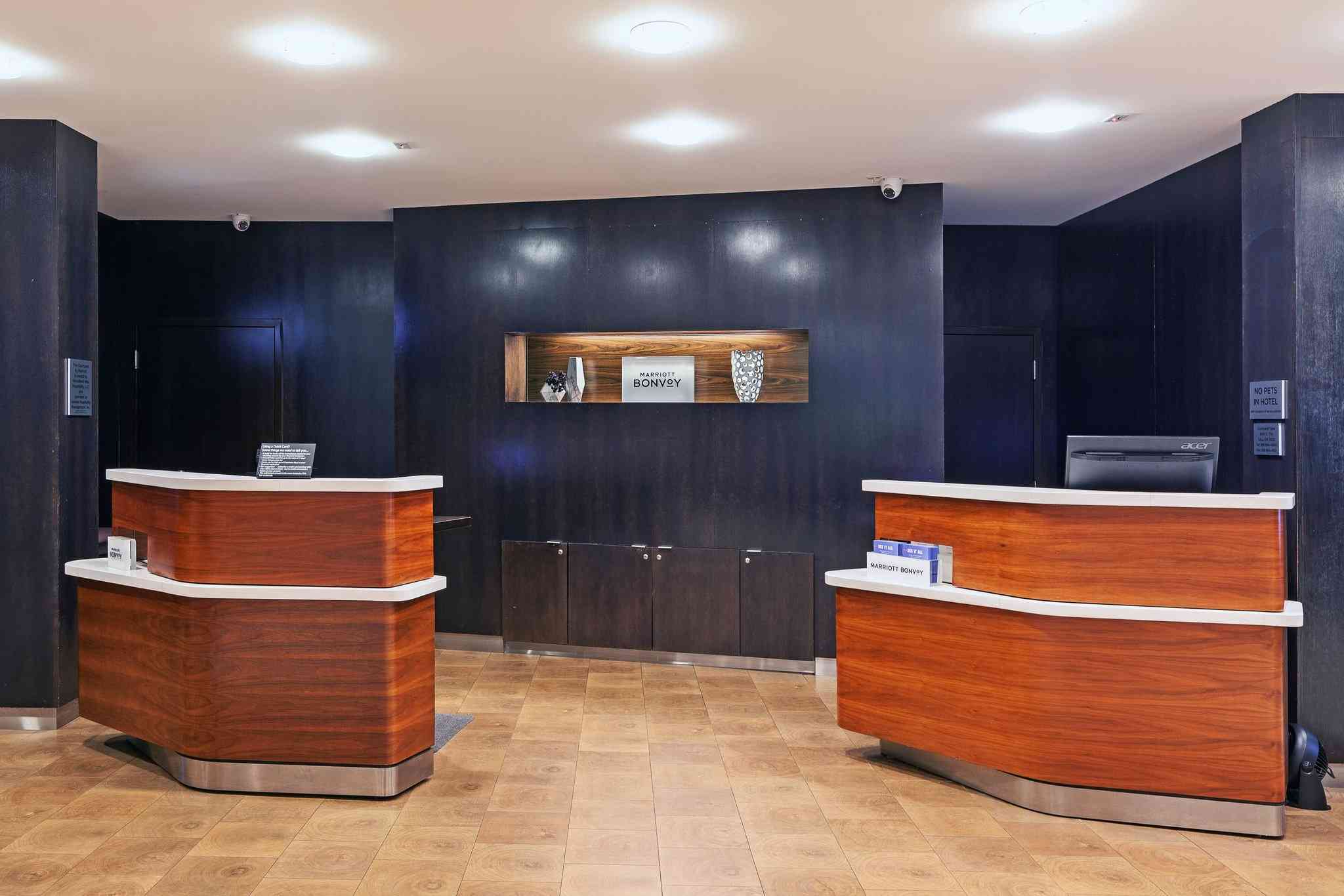 Courtyard by Marriott Tulsa Woodland Hills в Tulsa, OK