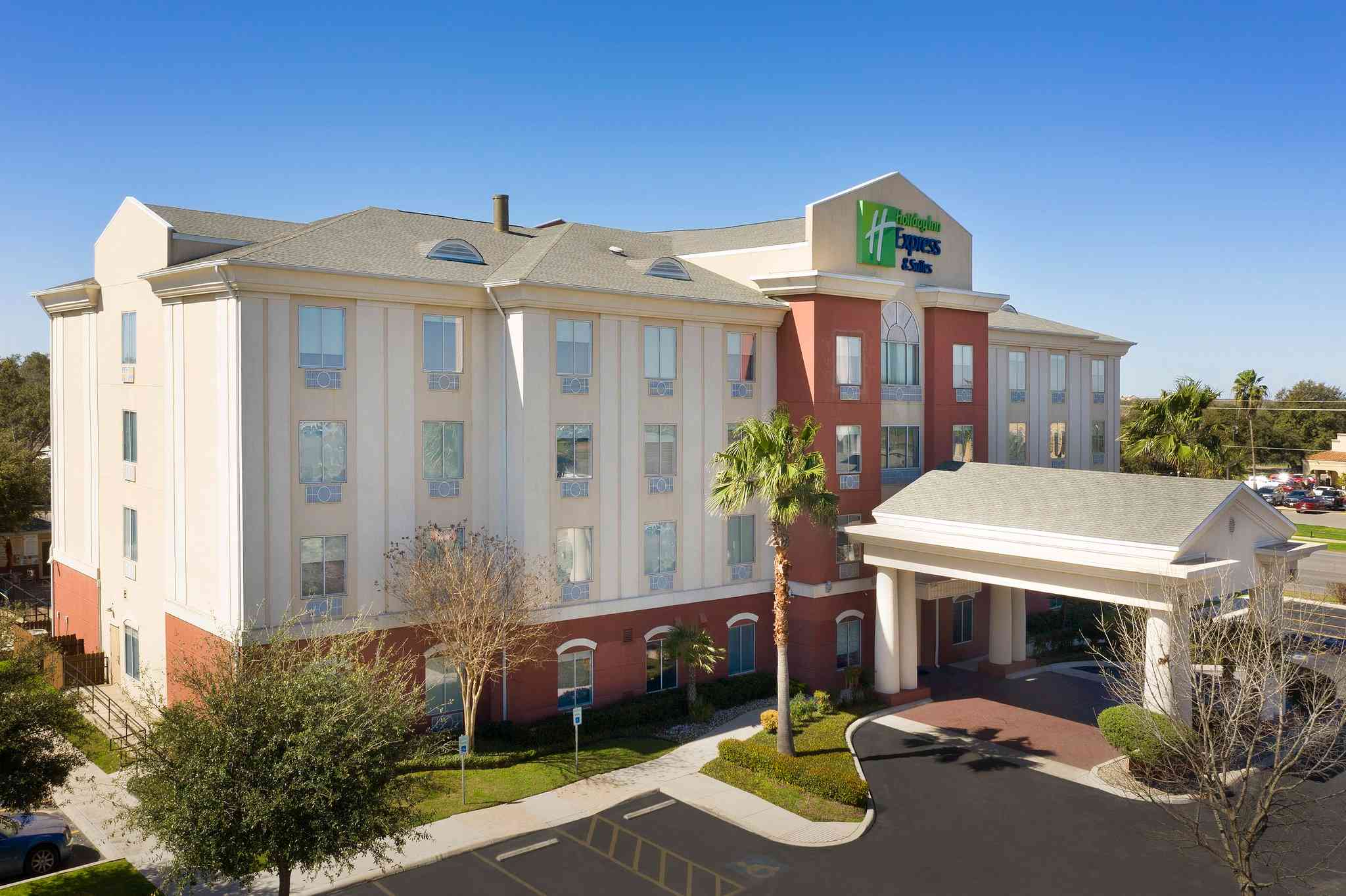 Holiday Inn Express Hotel & Suites Uvalde in อูวาลด์, TX