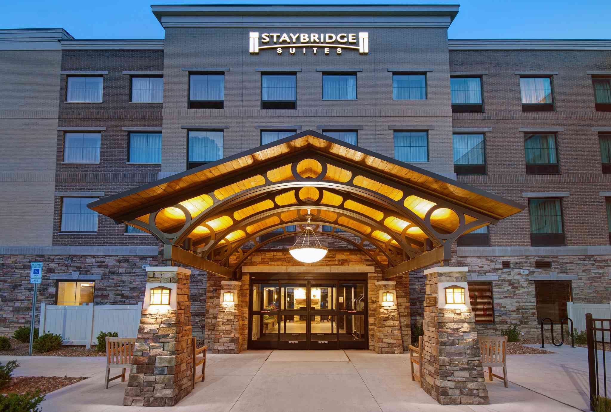 Staybridge Suites Sterling Heights -Detroit Area в Стерлинг-Хайтс, MI