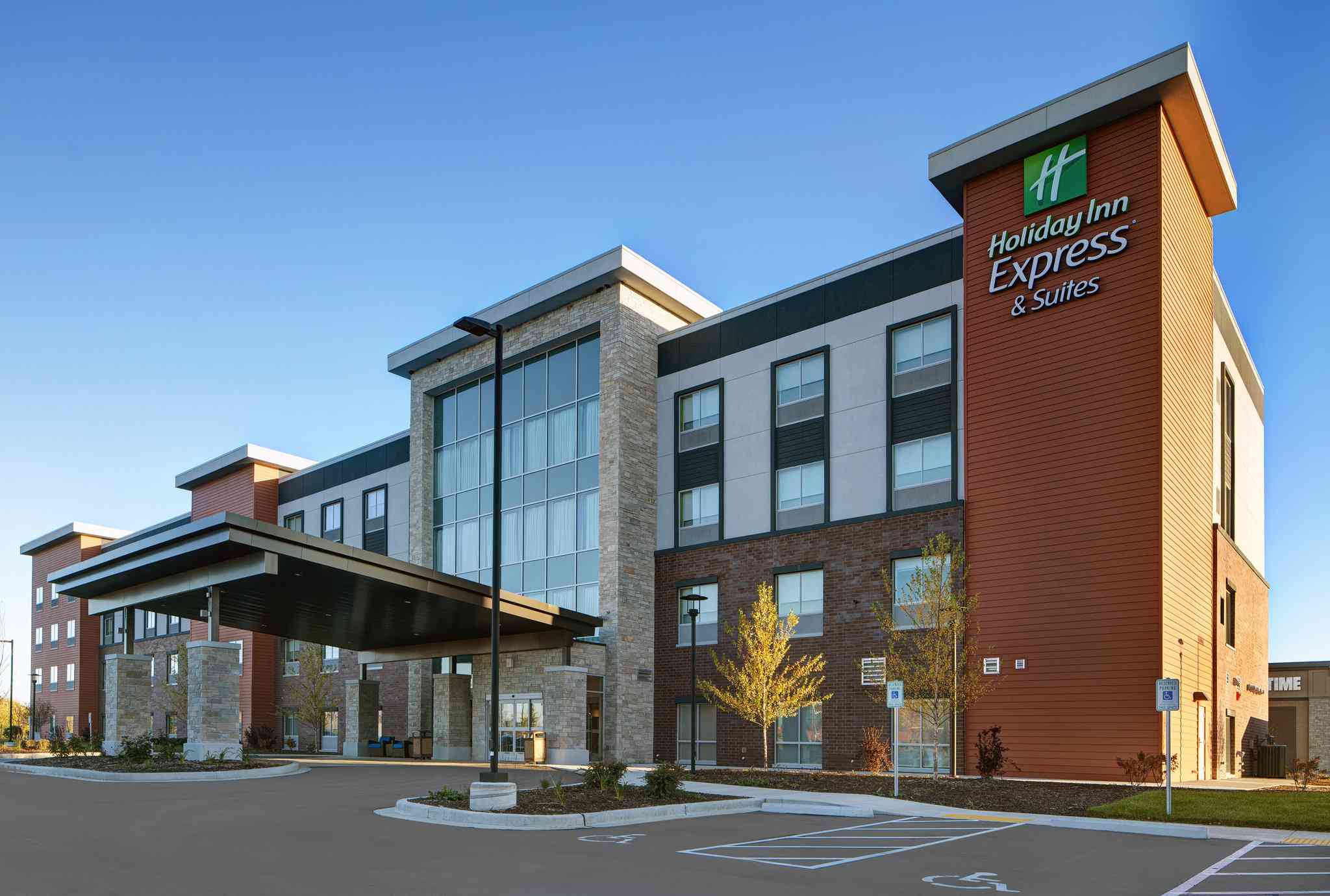 Holiday Inn Express & Suites Milwaukee - Brookfield en Brookfield, WI