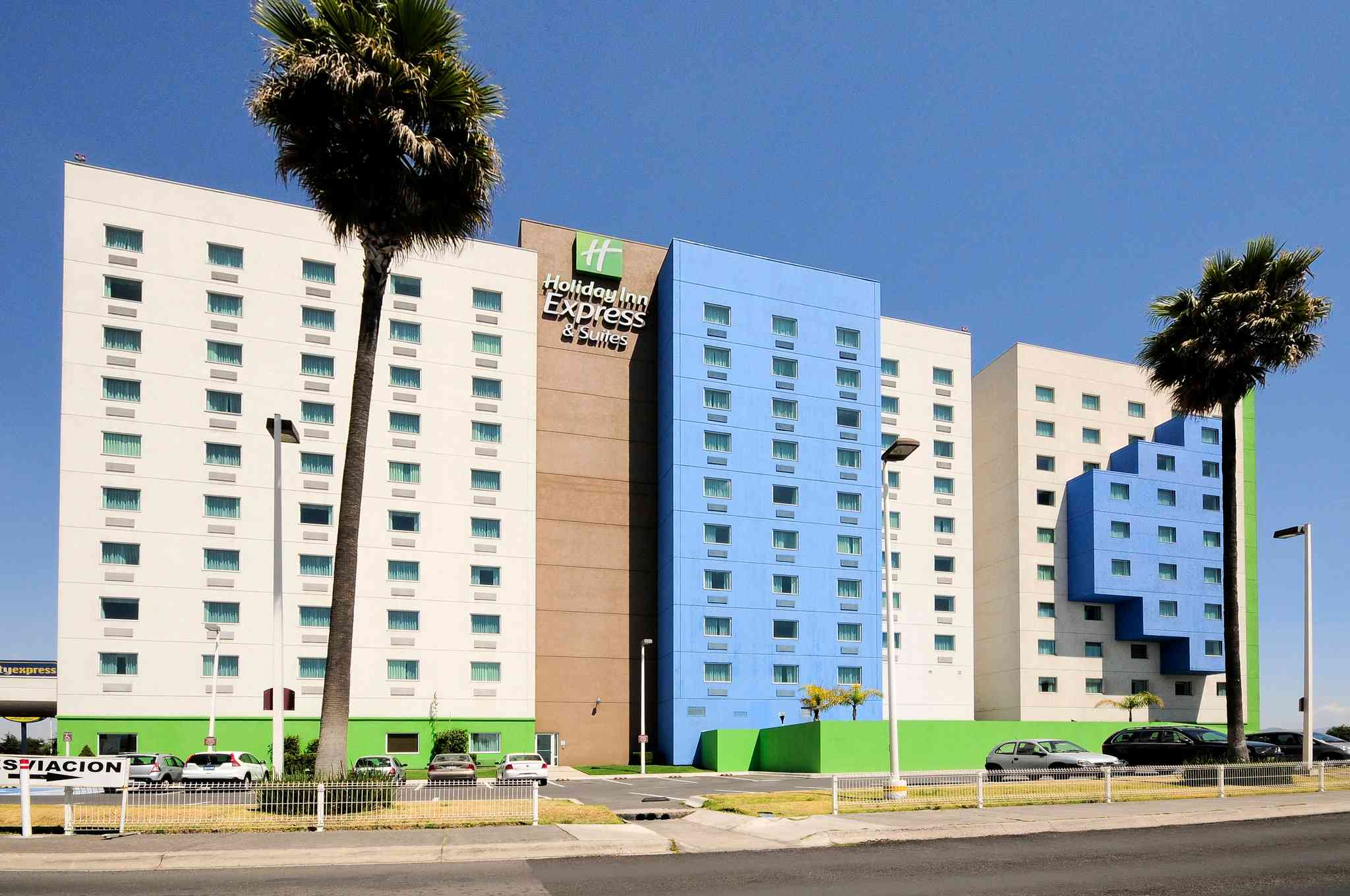 Holiday Inn Express Hotel & Suites Toluca Zona Aeropuerto em Toluca, MX