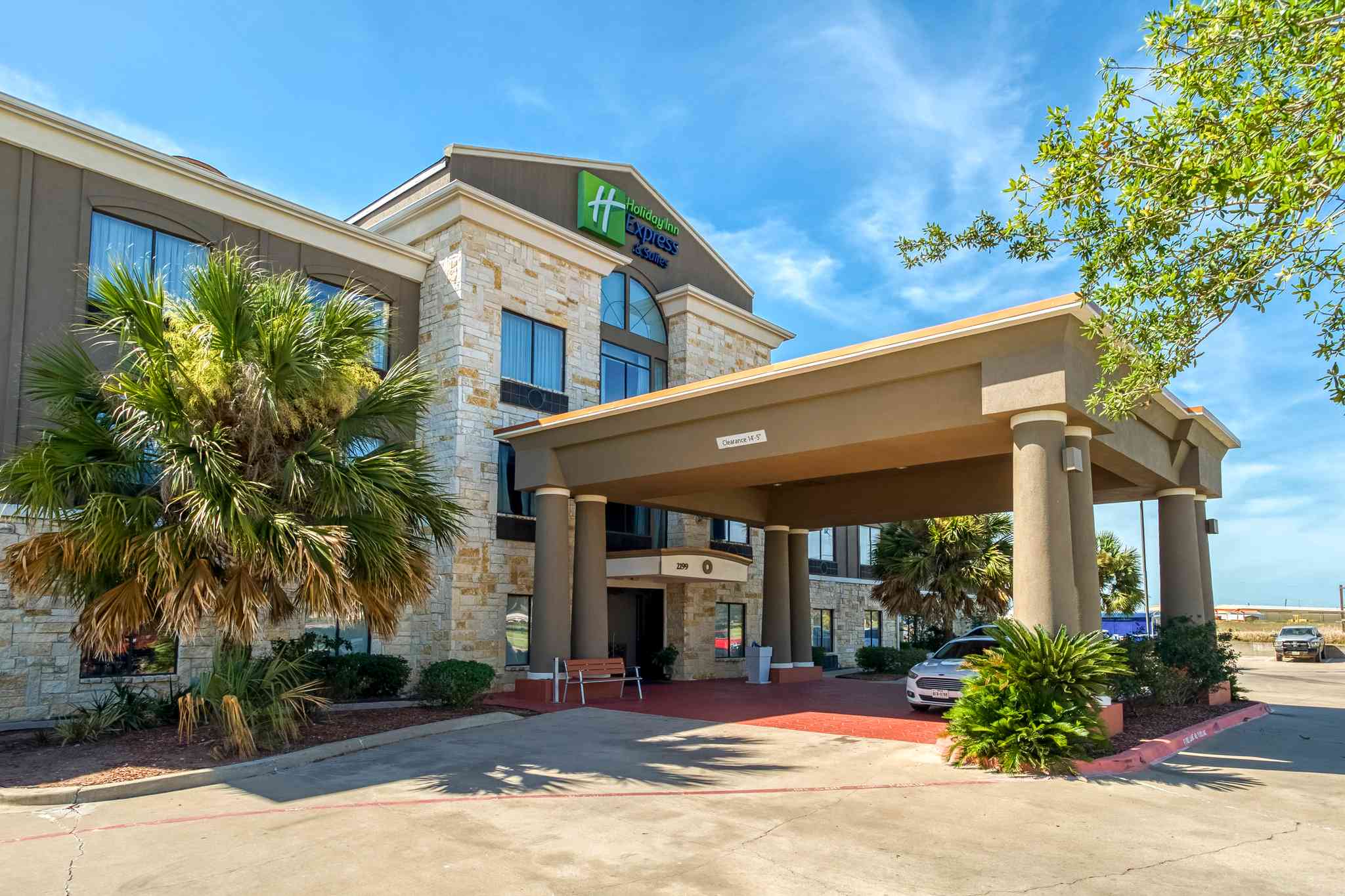 Holiday Inn Express Hotel & Suites Beeville a Beeville, TX