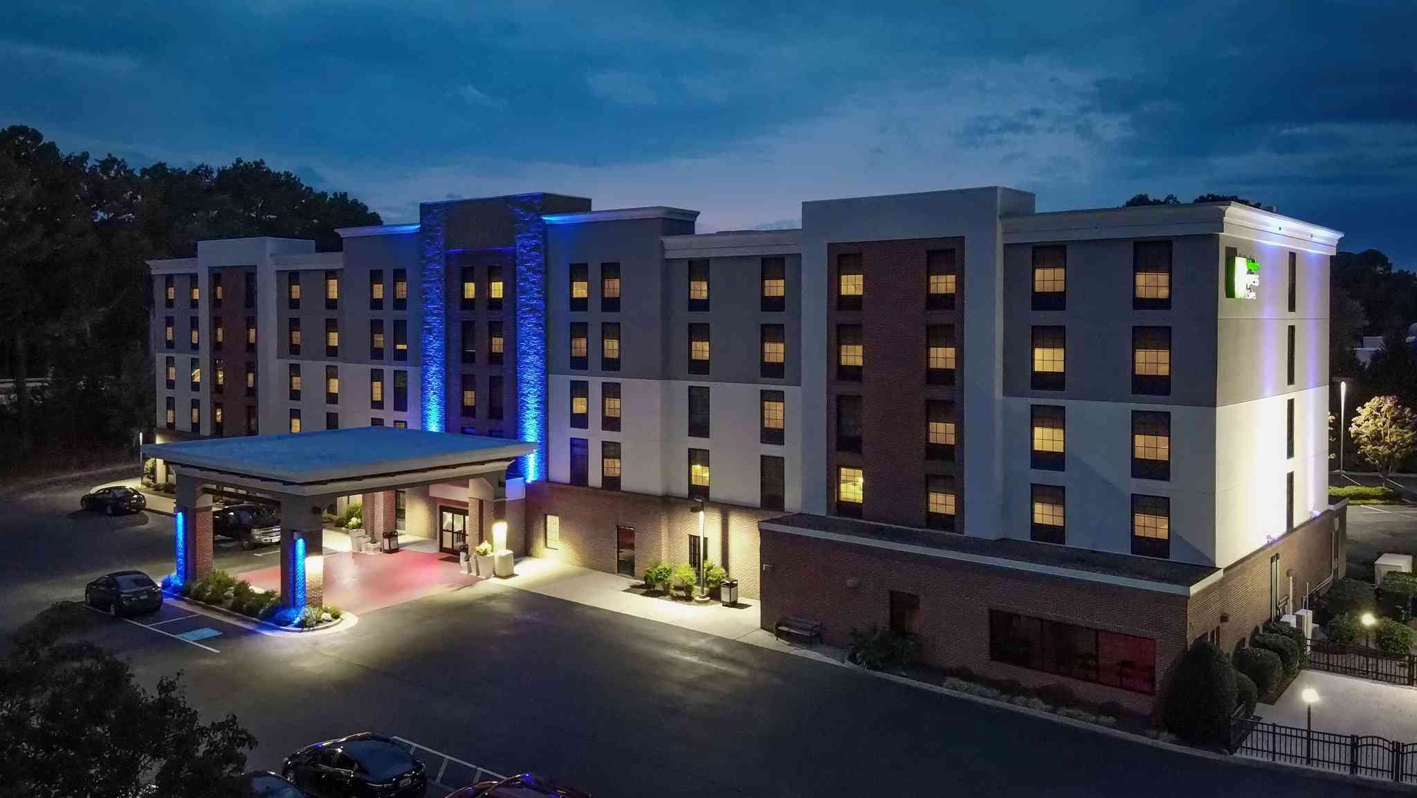 Holiday Inn Express & Suites Newport News in Newport Nachrichten, VA