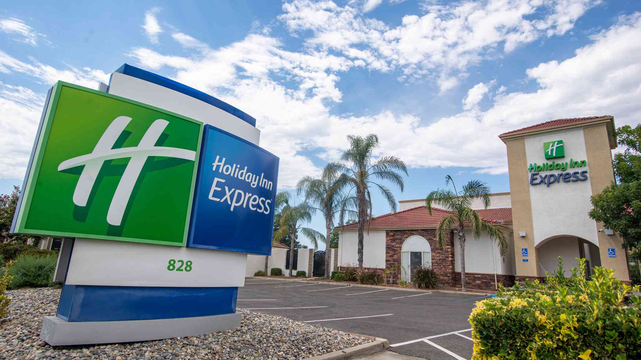 Holiday Inn Express Hotel Oakdale a Oakdale, CA
