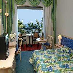 The Palm Beach Hotel & Bungalows i Larnaca, CY