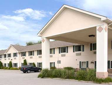 Super 8 by Wyndham Three Rivers in Drei Flüsse, MI