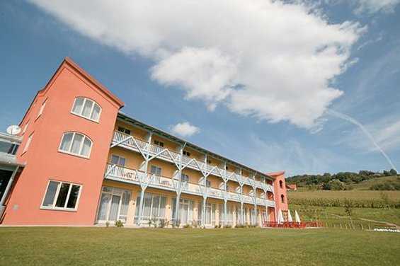 Gnas, AT 的 JUFA Hotel Vulkanland