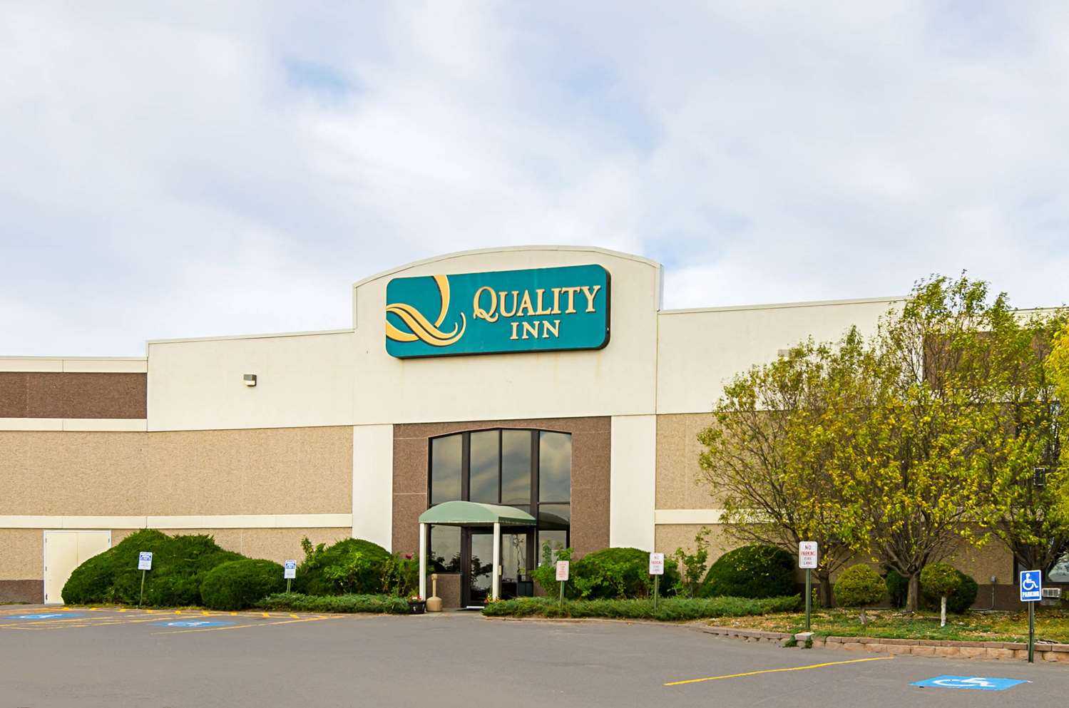 Quality Inn Rosebud Casino a Mission, SD