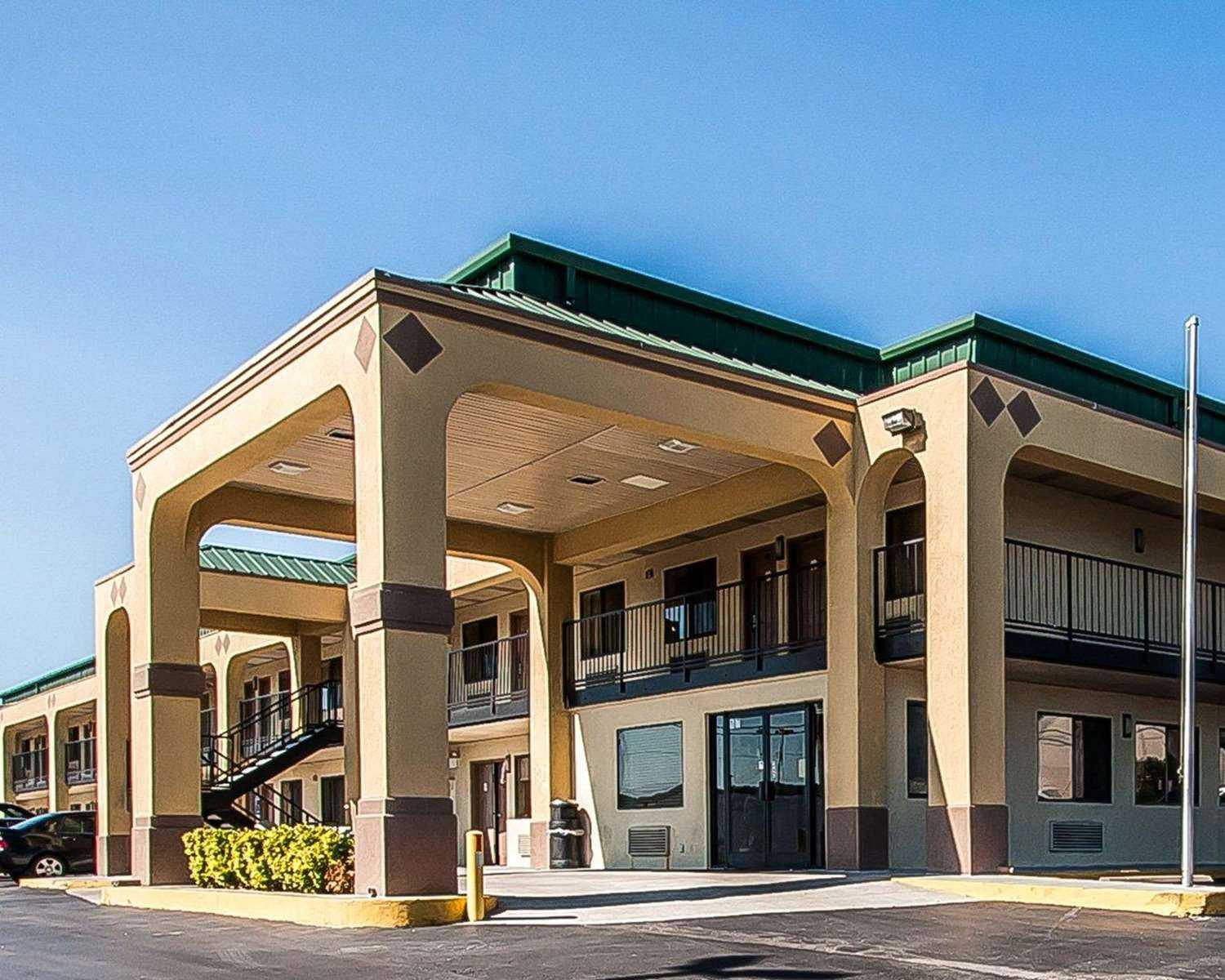 Econo Lodge Inn and Suites Southeast em La Vergne, TN