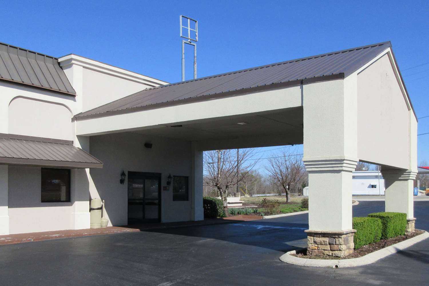 Econo Lodge Inn and Suites Manchester в Manchester, TN