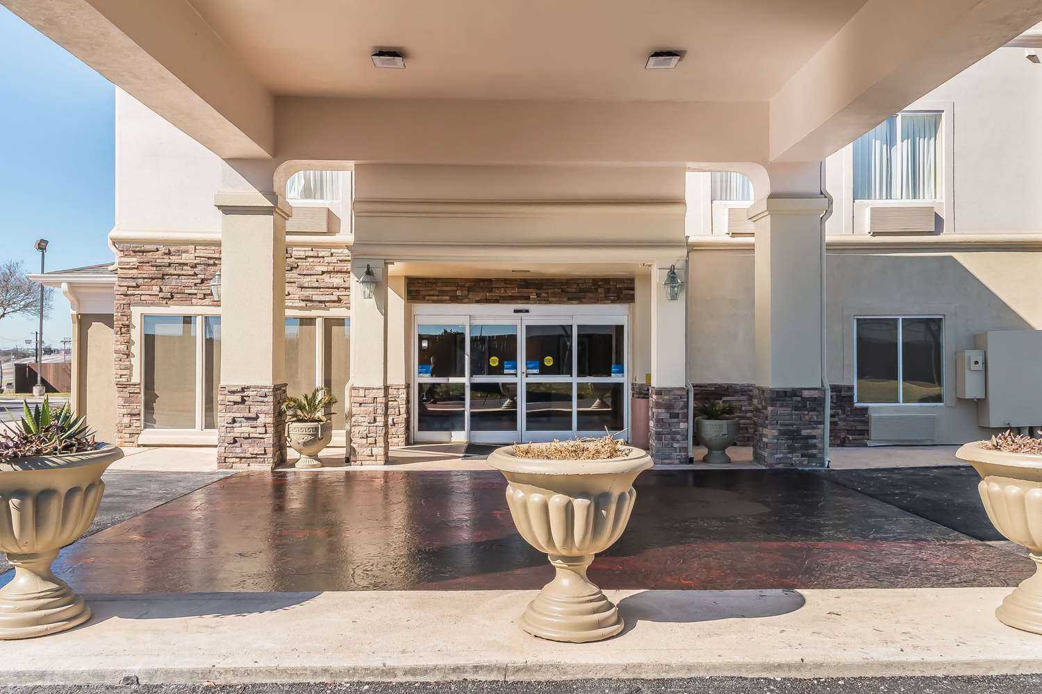 Comfort Inn I-10 EAST Near AT and T Center в San Antonio, TX