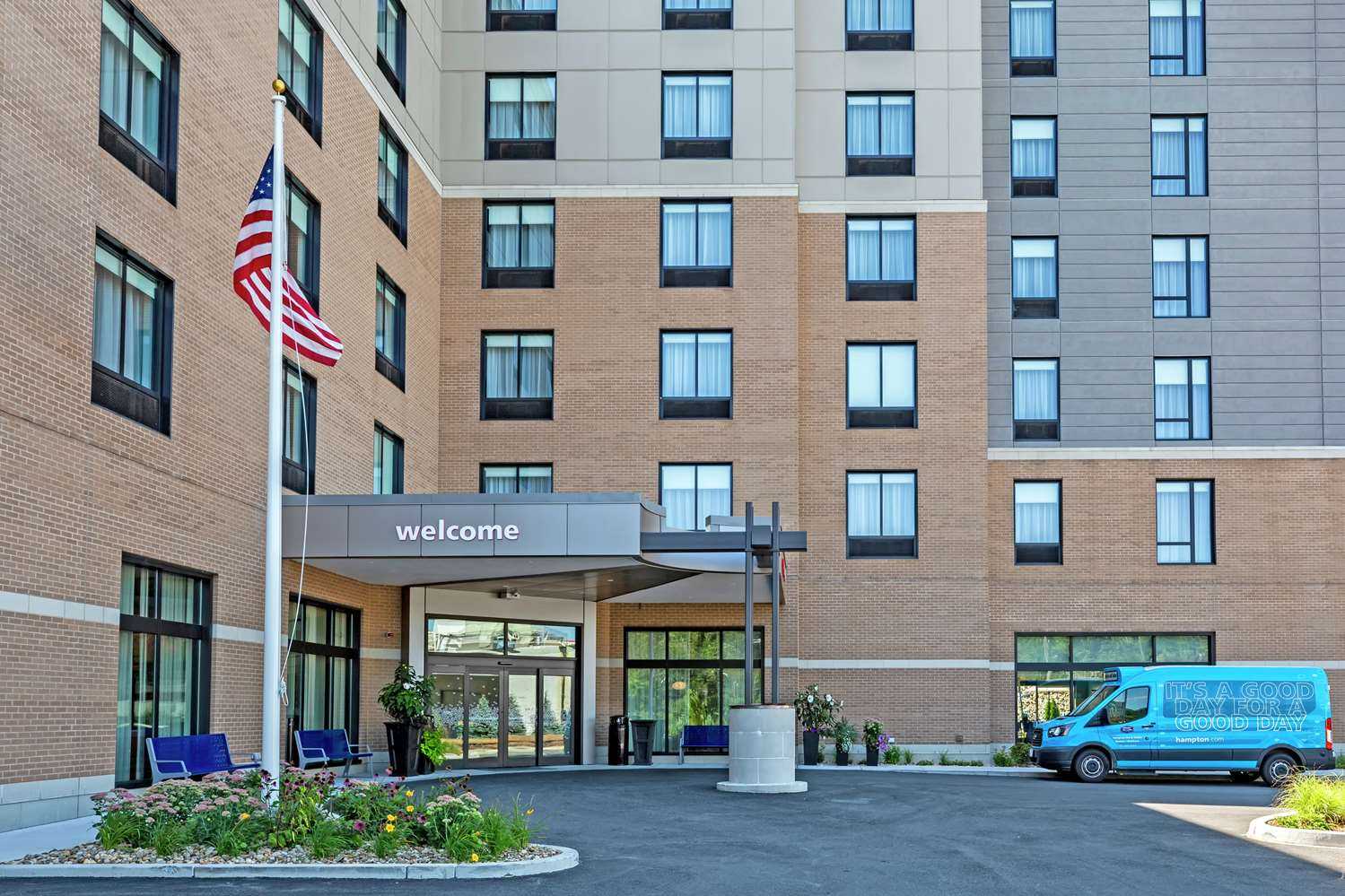 Hampton Inn and Suites Boston/Waltham, Waltham, MA