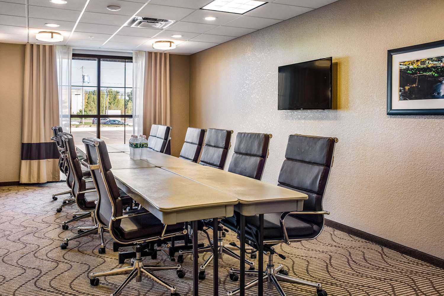 Comfort Inn and Suites в Niagara Falls, NY