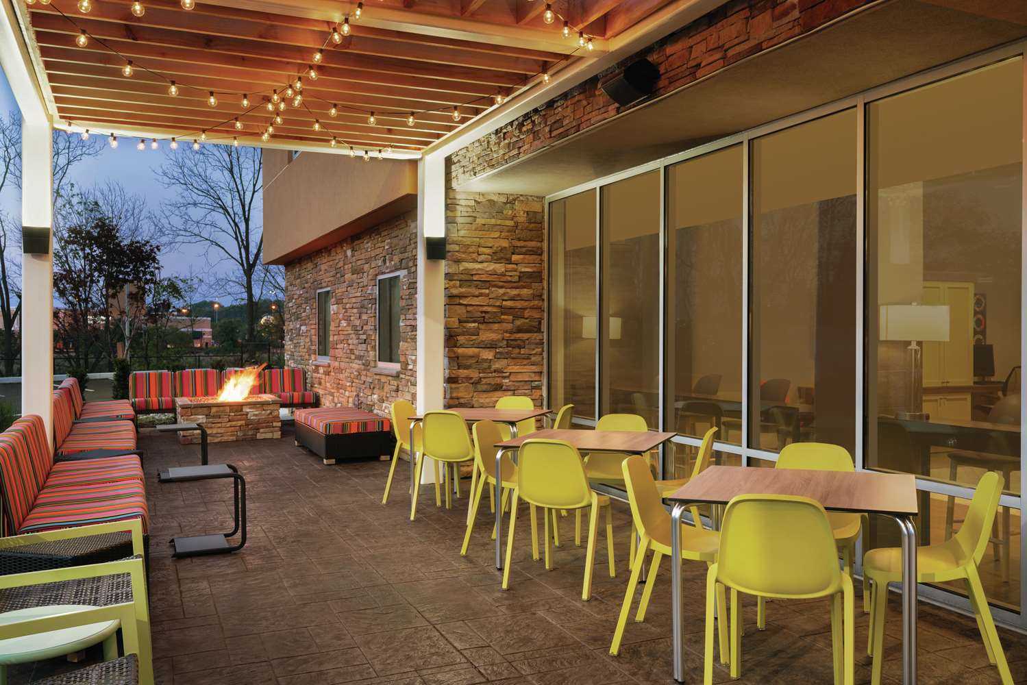 Home2 Suites by Hilton Lancaster в Lancaster, PA