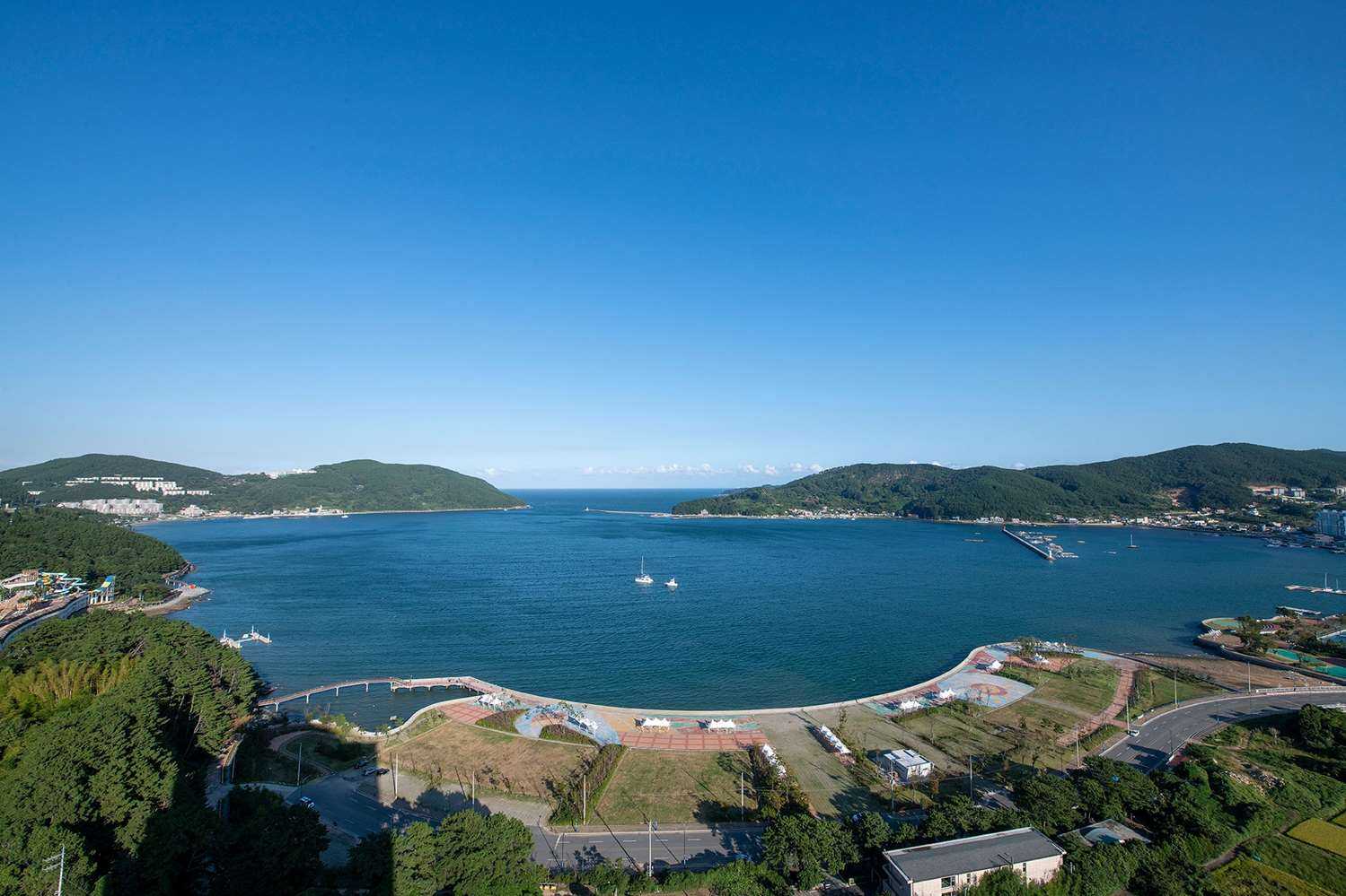 Ramada Suites by Wyndham Geoje em Geoje, KR