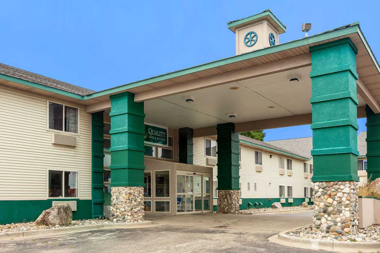 Quality Inn Clare в Clare, MI