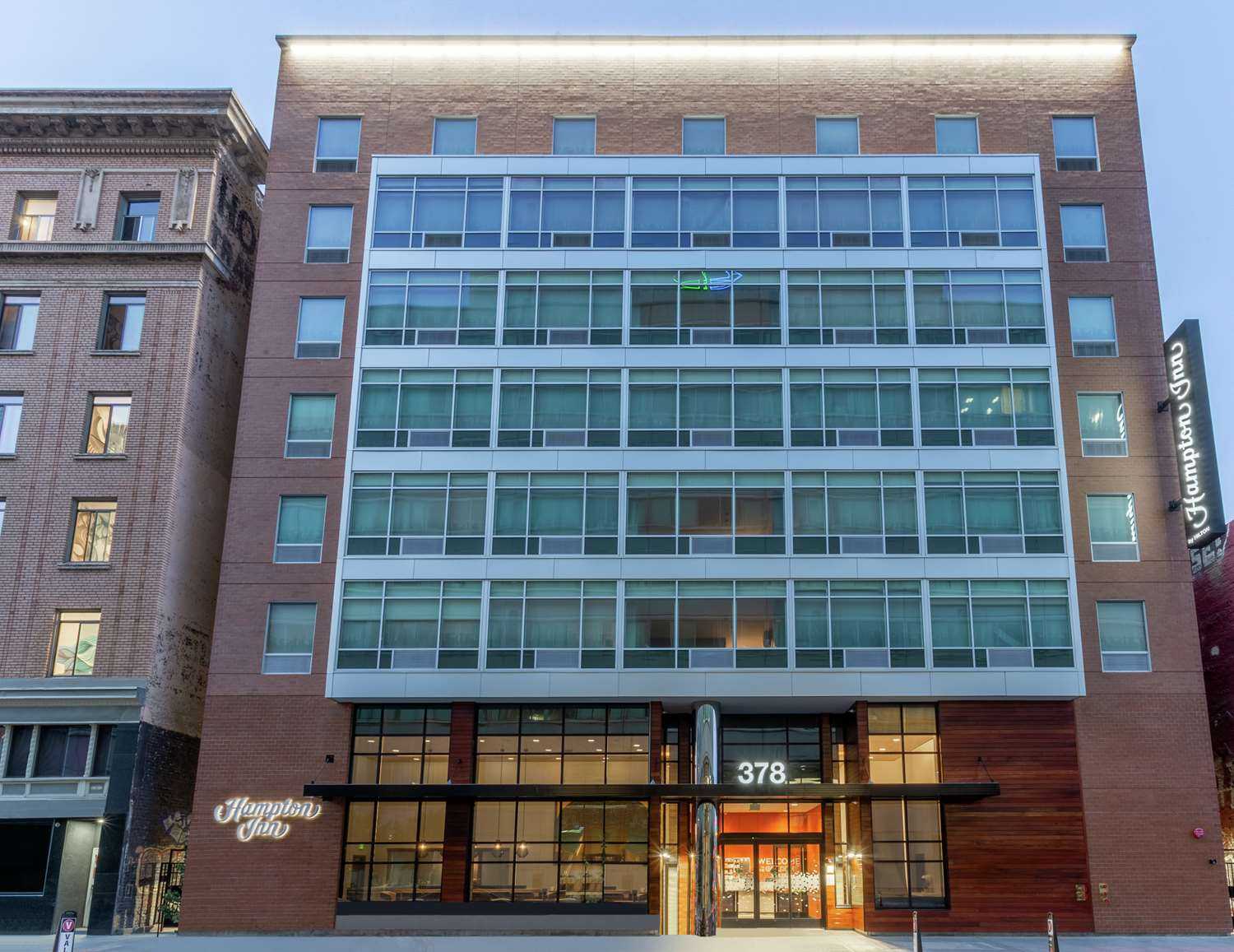 Hampton Inn Oakland Downtown-City Center в Oakland, CA