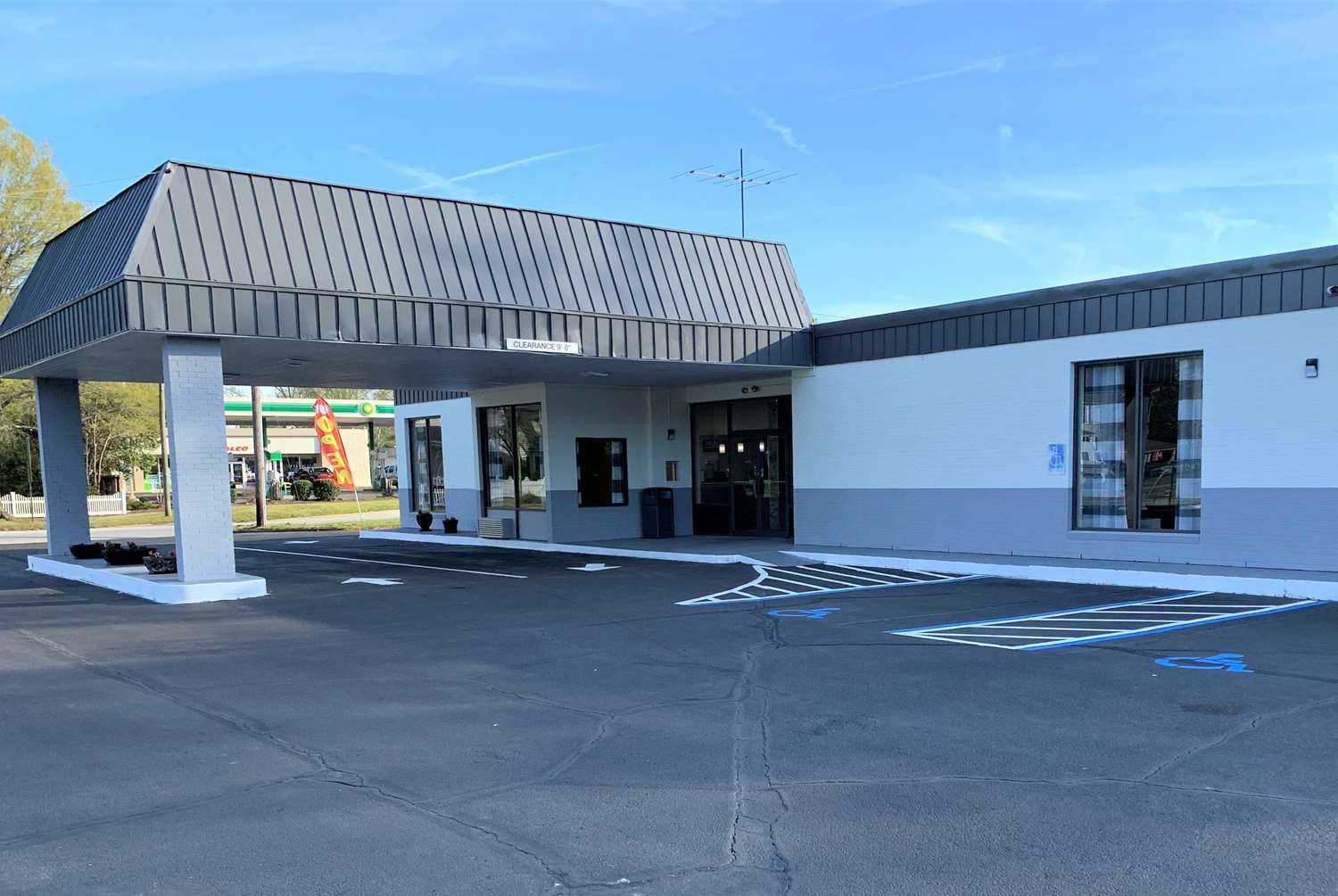 Baymont by Wyndham Cheraw в Cheraw, SC