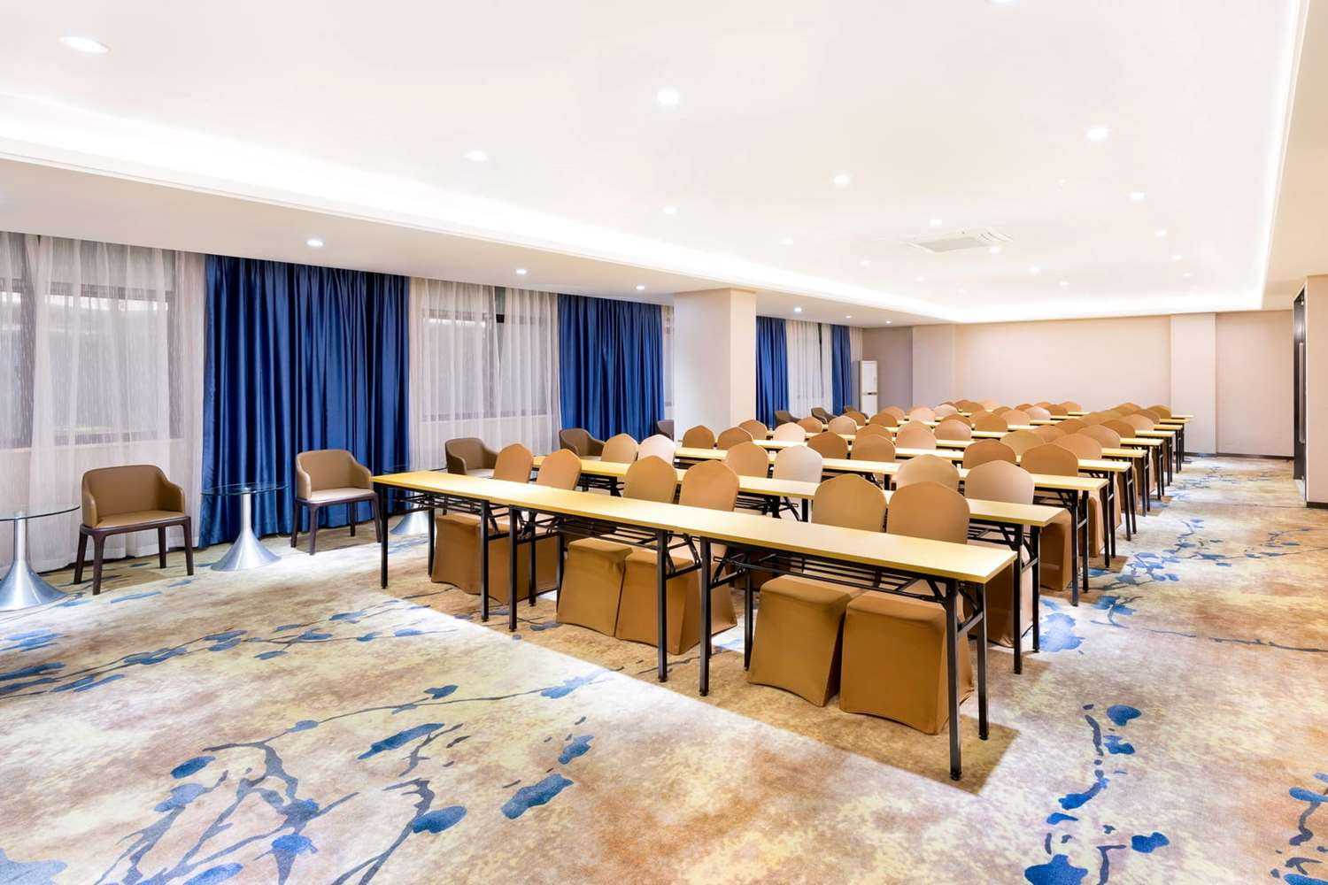 Days Hotel By Wyndham Changle Jinfeng Xinfuyuan i Fuzhou, CN