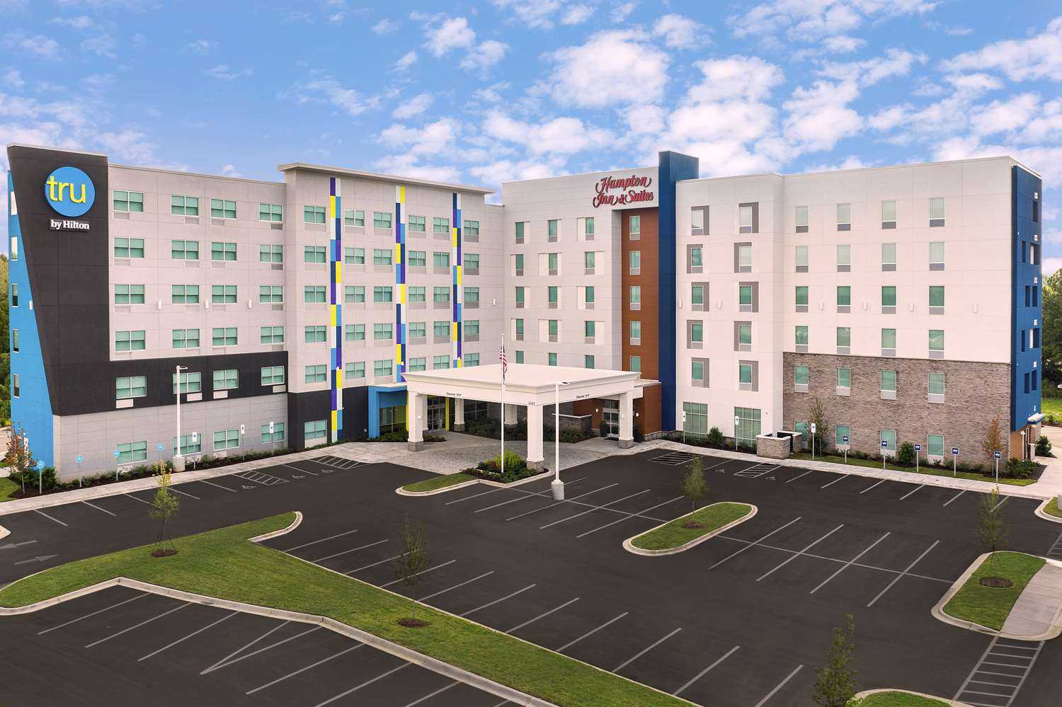Hampton Inn & Suites Charlotte Airport Lake Pointe в Charlotte, NC
