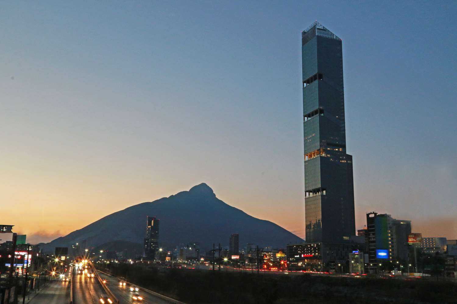 Monterrey, MX 的 Hilton Garden Inn Monterrey Obispado