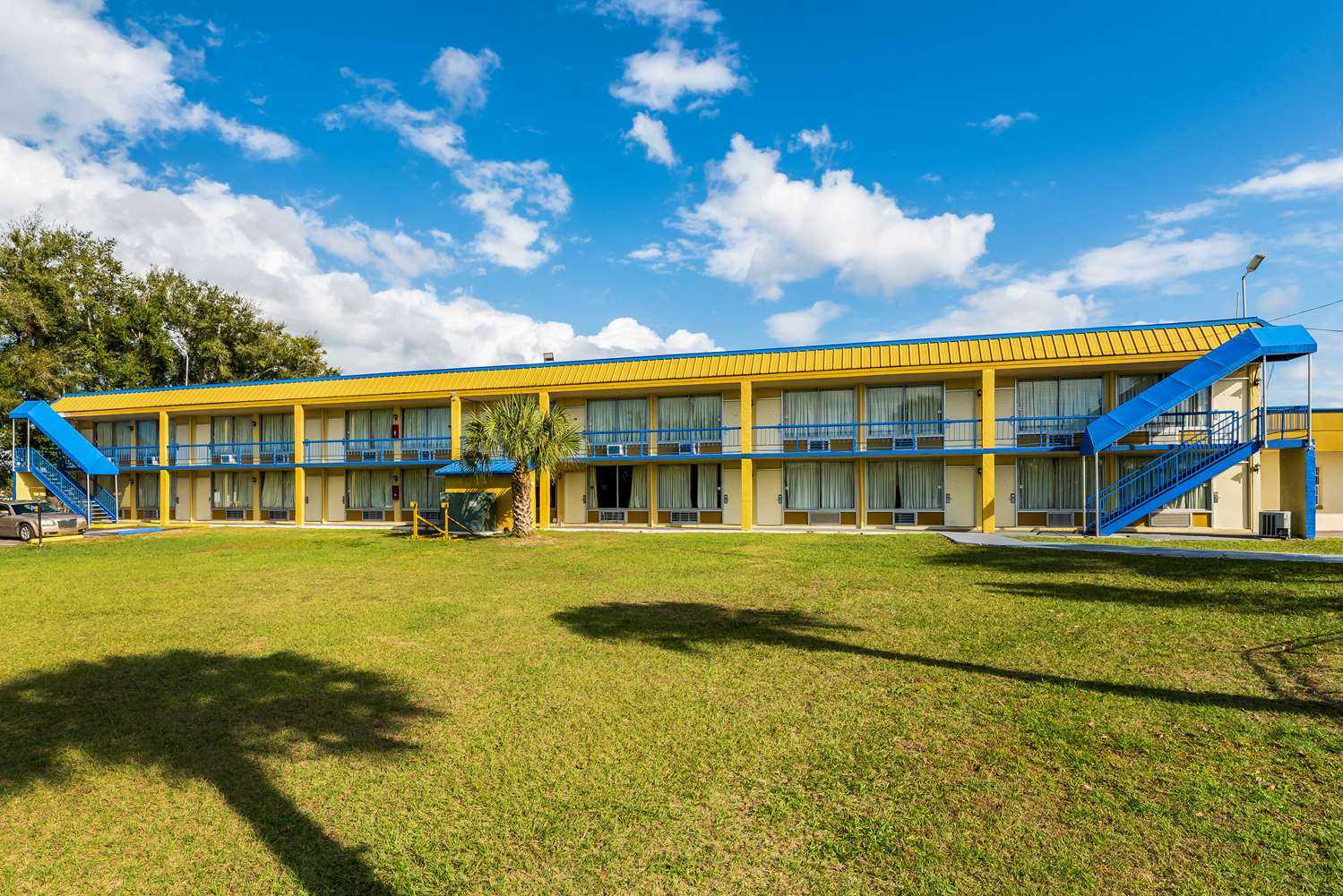 Rodeway Inn Bushnell в Bushnell, FL