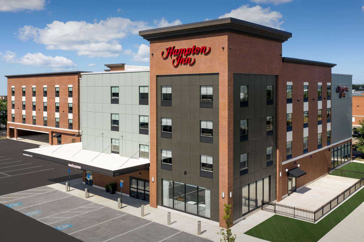 Chelsea, MA 的 Hampton Inn Boston Logan Airport Chelsea