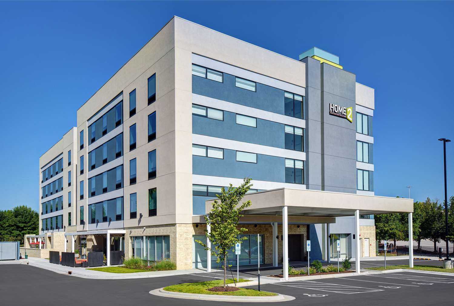 Home2 Suites by Hilton Raleigh North I-540 в Raleigh, NC