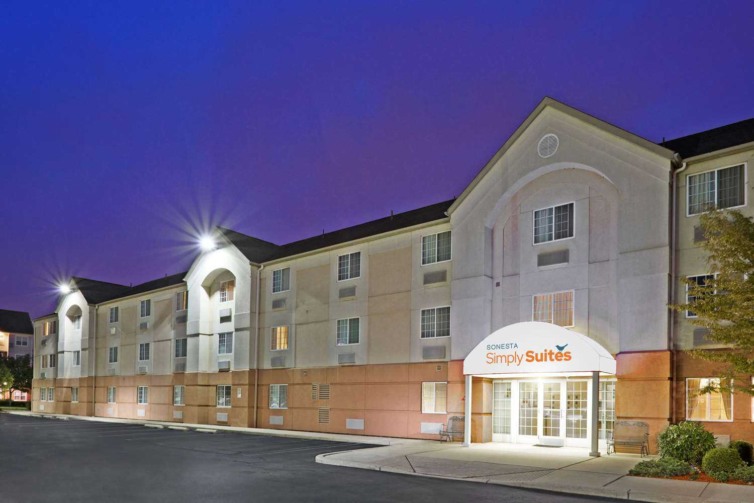 Sonesta Simply Suites Somerset в Somerset, NJ