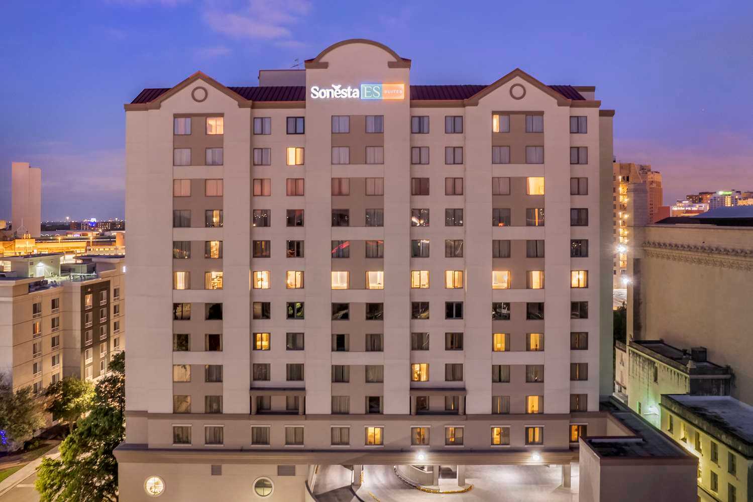 Sonesta ES Suites San Antonio Downtown Alamo Plaza в San Antonio, TX