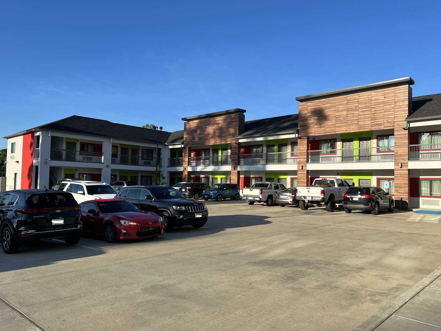 Americas Best Value Inn & Suites Kingwood IAH Airport в Humble, TX