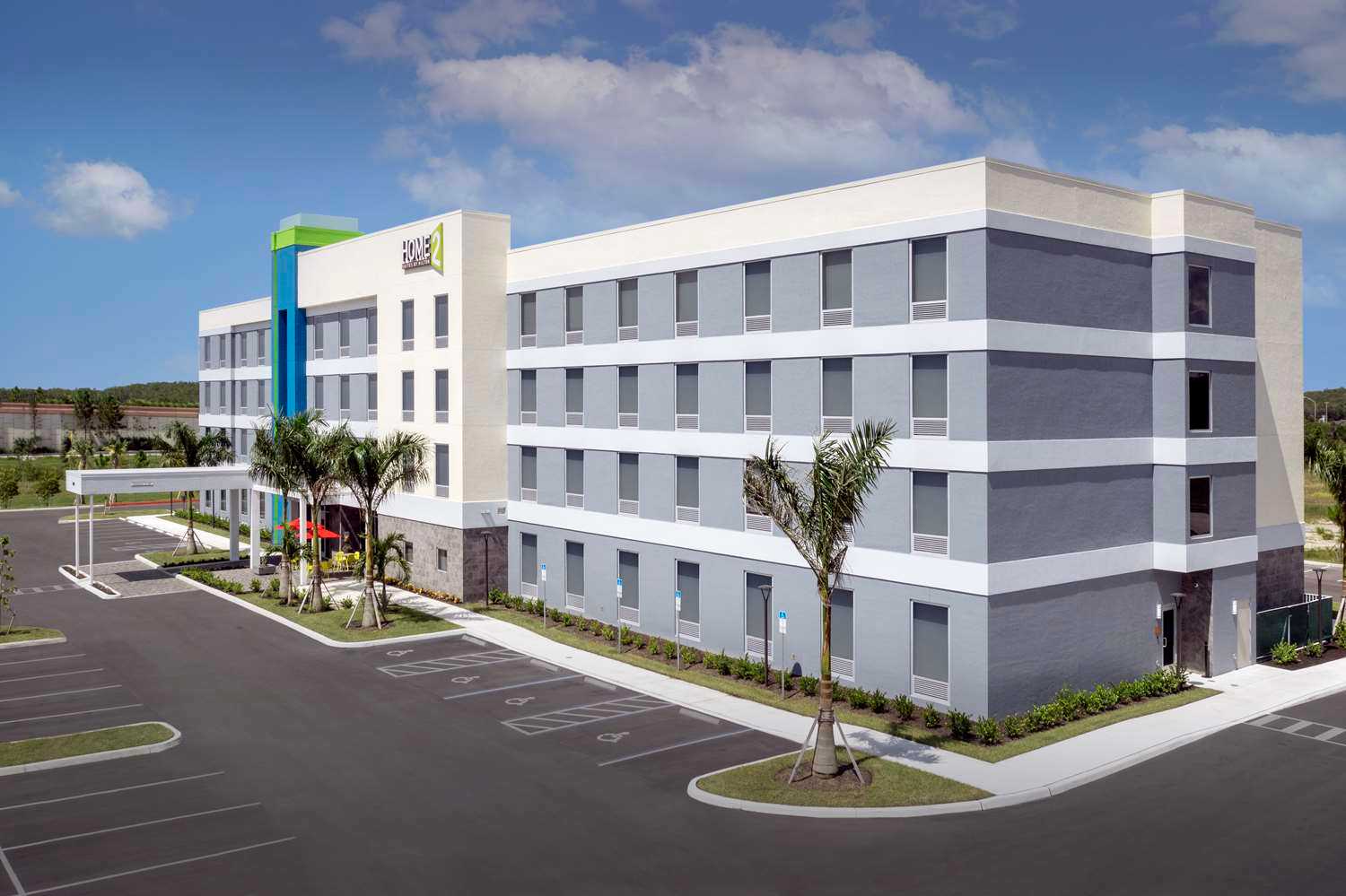 Home2 Suites by Hilton Fort Myers Airport em Fort Myers, FL