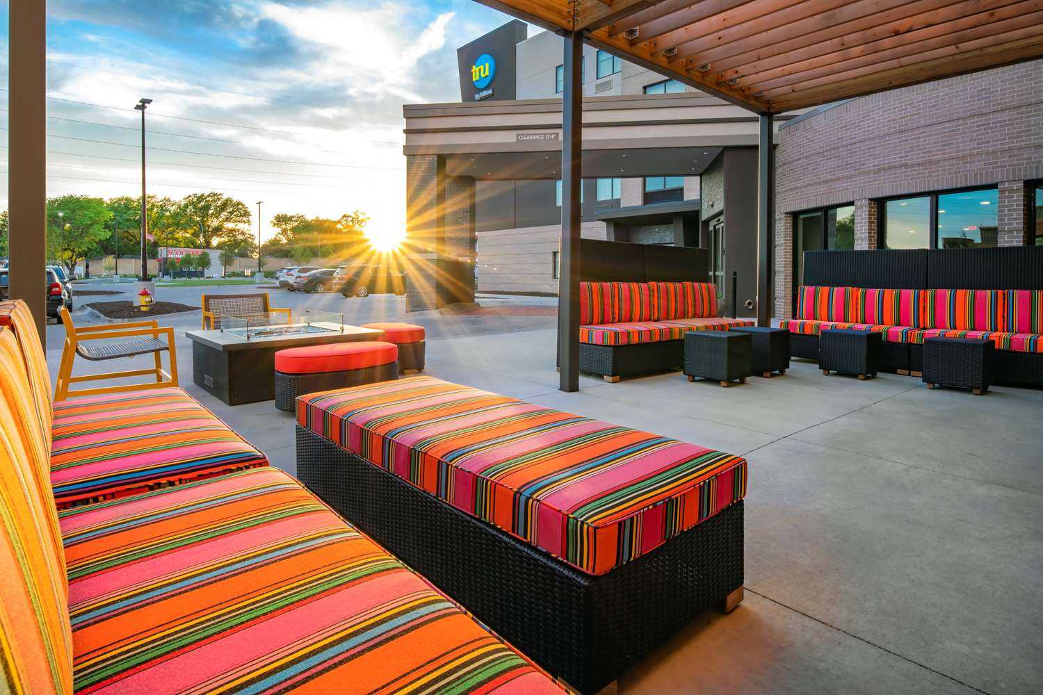 Tru by Hilton Omaha I-80 at 72nd Street a Omaha, NE