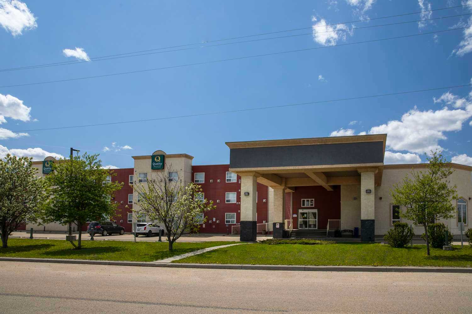 Quality Inn & Suites Whitecourt в Whitecourt, AB