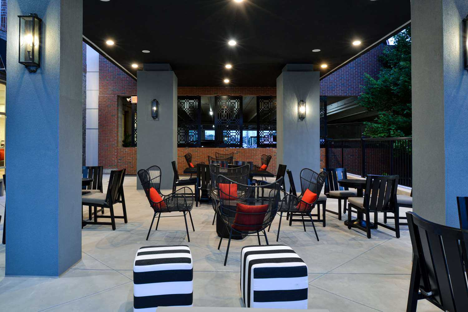 Hampton Inn & Suites Greensboro Downtown в Greensboro, NC