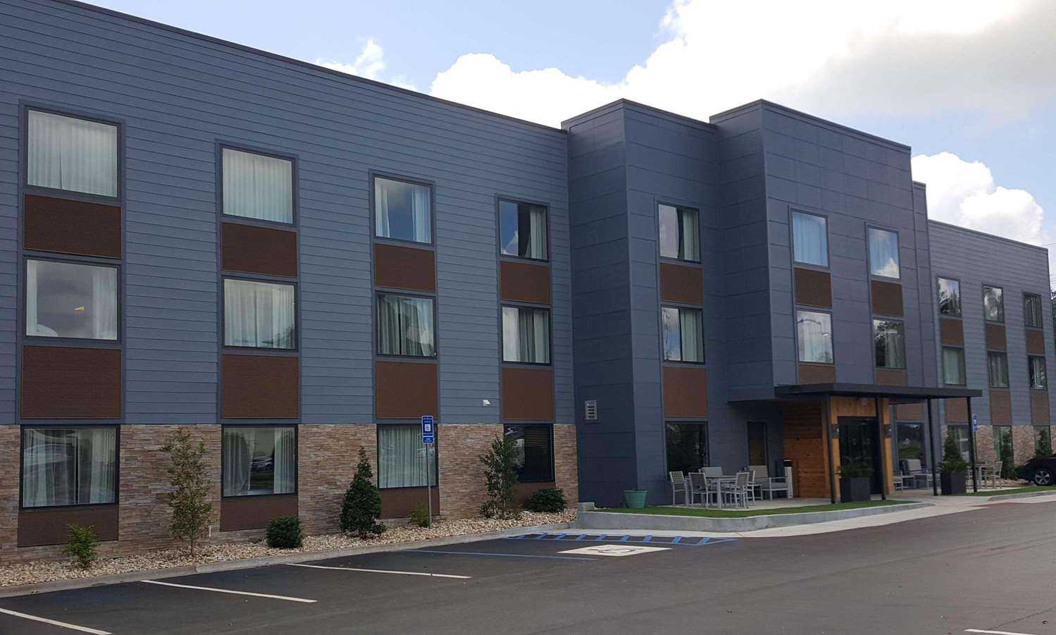 Country Inn & Suites By Radisson Savannah-Midtown в Savannah, GA