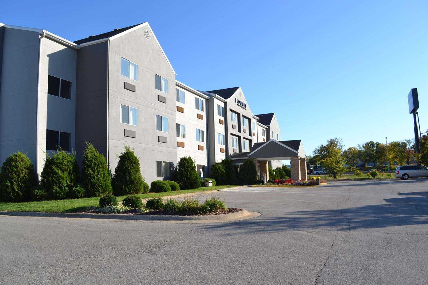 Country Inn and Suites by Radisson Fairview Heights in Fairview Heights, IL