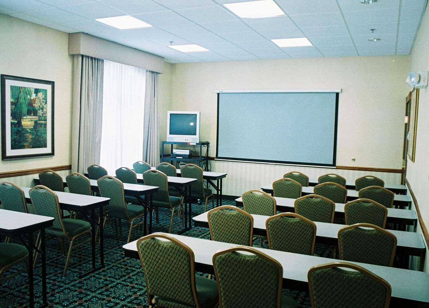 Country Inn & Suites By Radisson Brockton, Brockton, MA