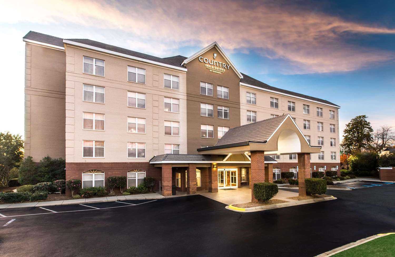 Country Inn & Suites By Radisson, Lake Norman Huntersville, NC в Huntersville, NC