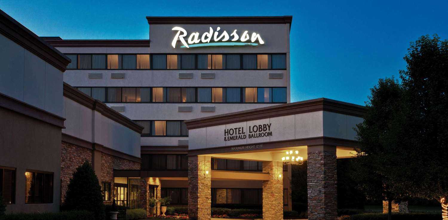 Radisson Hotel Freehold в Freehold, NJ