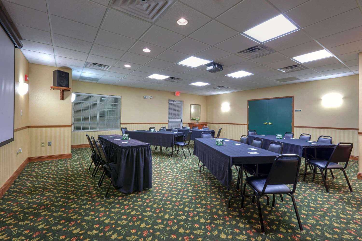 Country Inn & Suites By Radisson, Winchester, VA в Winchester, VA