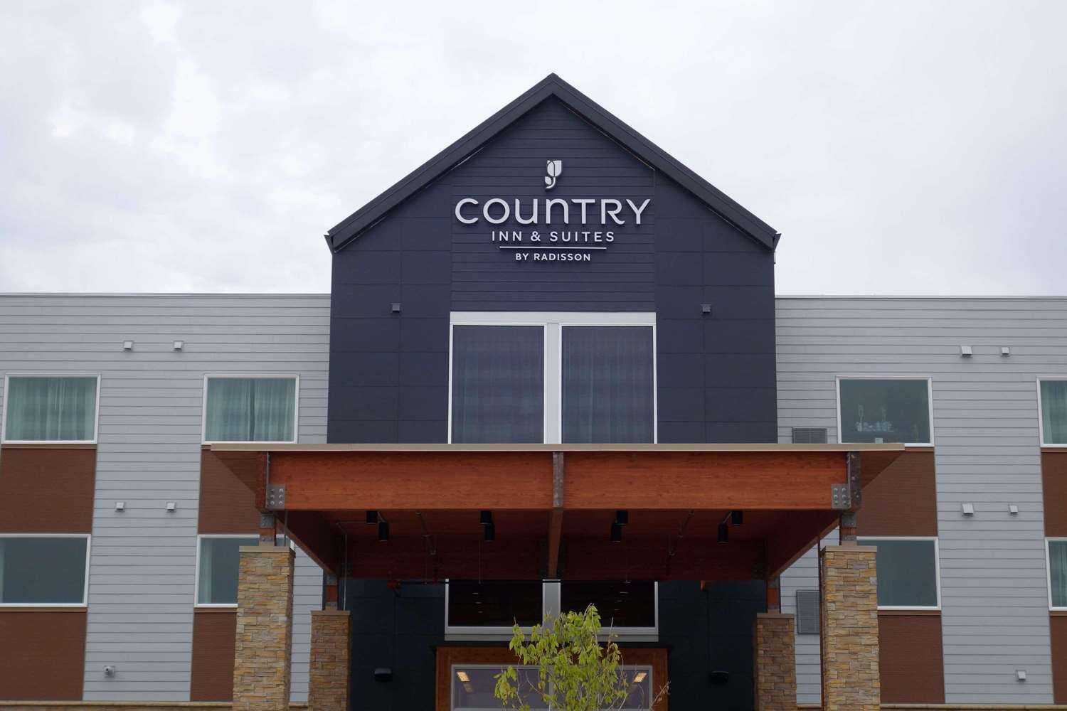 Country Inn & Suites by Radisson, Ft. Atkinson, WI a Fort Atkinson, WI
