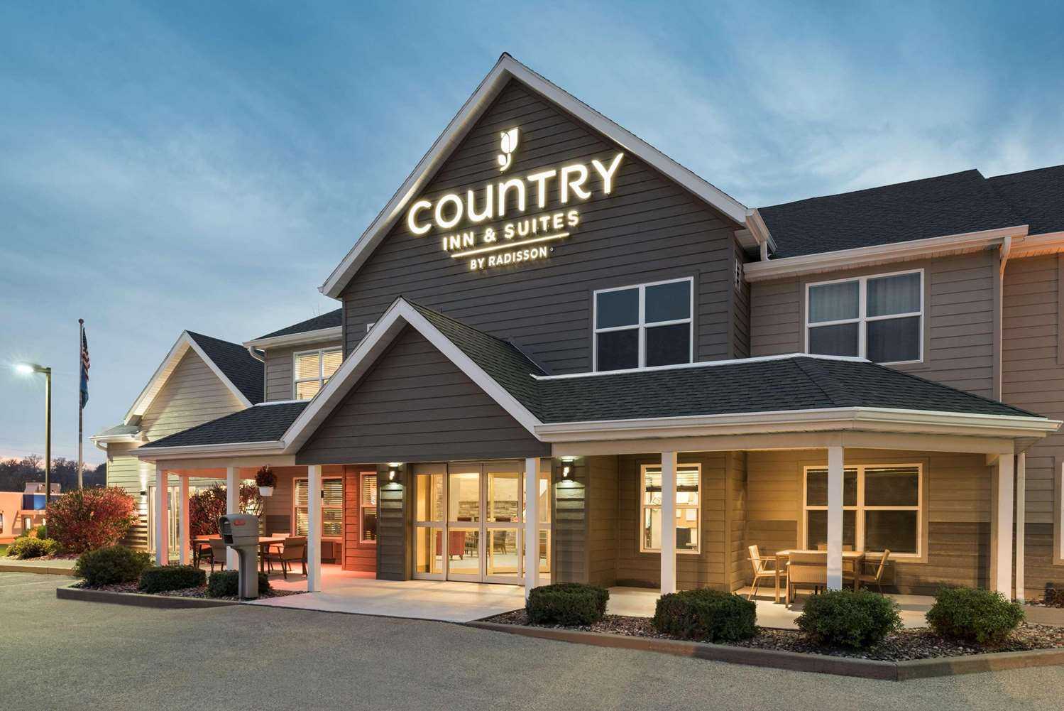 Country Inn & Suites  By Radisson, Platteville, WI в Platteville, WI