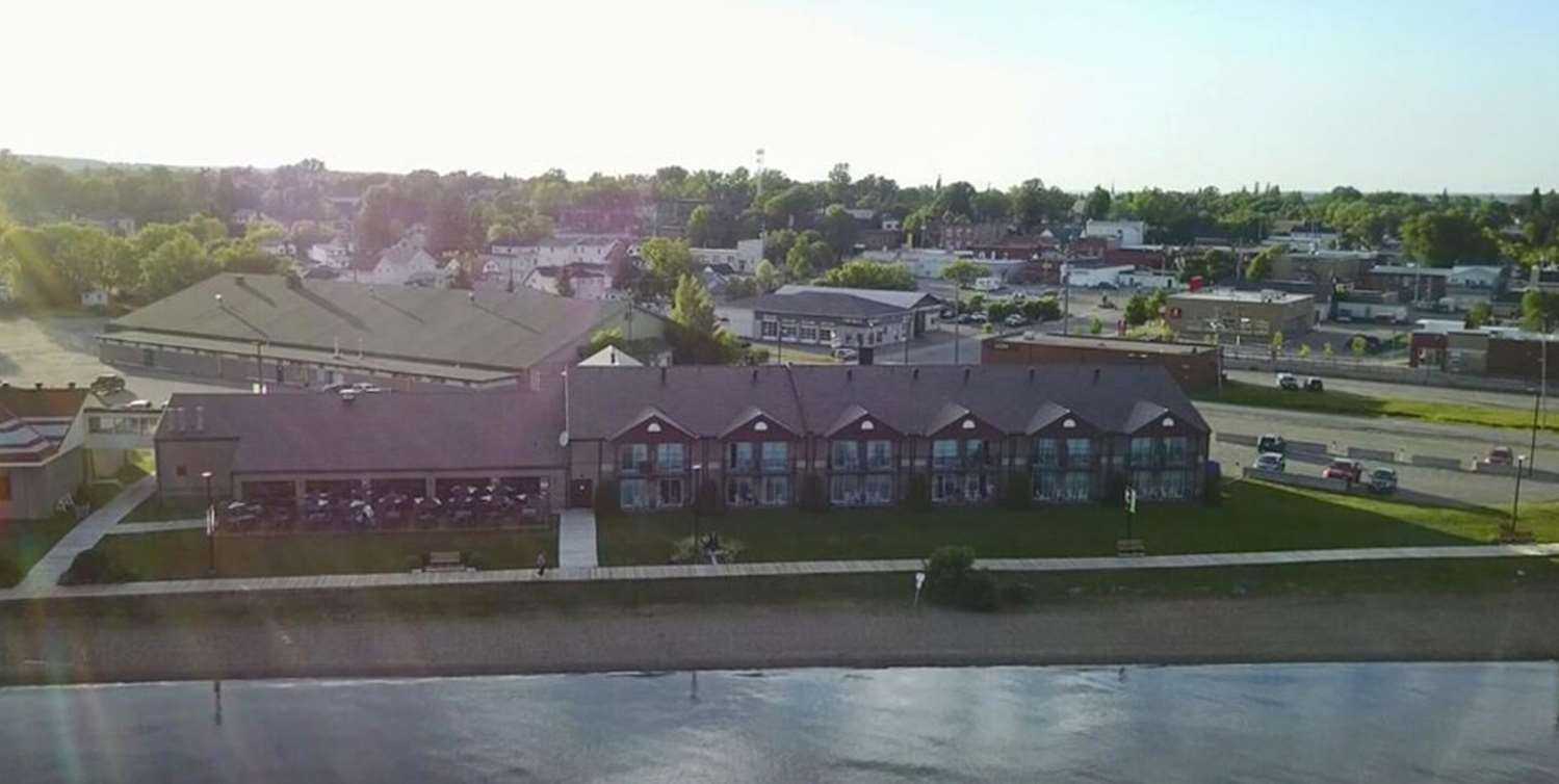 Waterfront Inn, Ascend Hotel Collection in Temiskaming Shores, ON