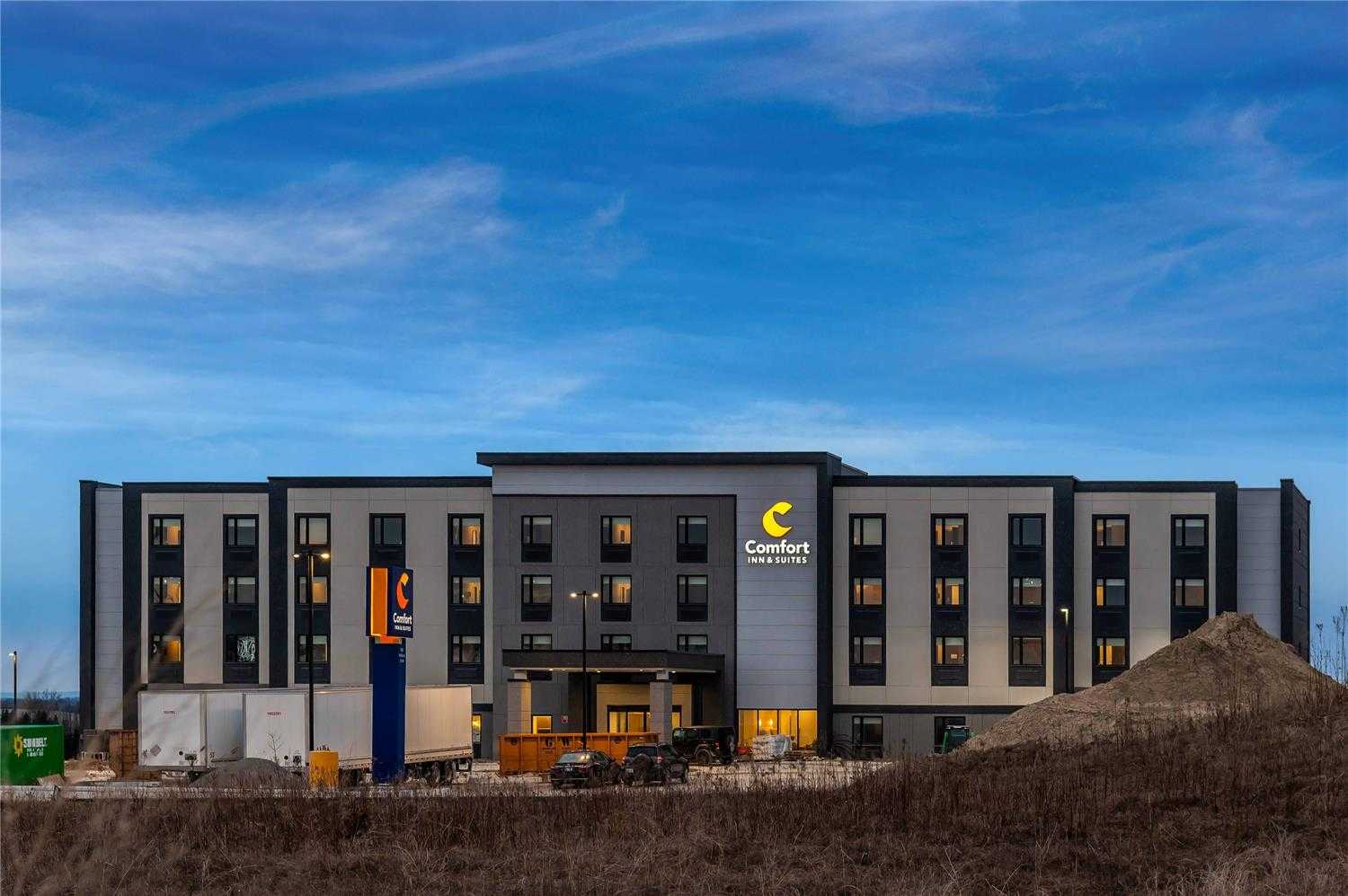 Comfort Inn & Suites- Bradford в Bradford, ON