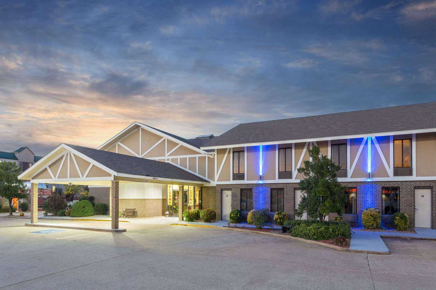Super 8 by Wyndham Bentonville en Bentonville, AR