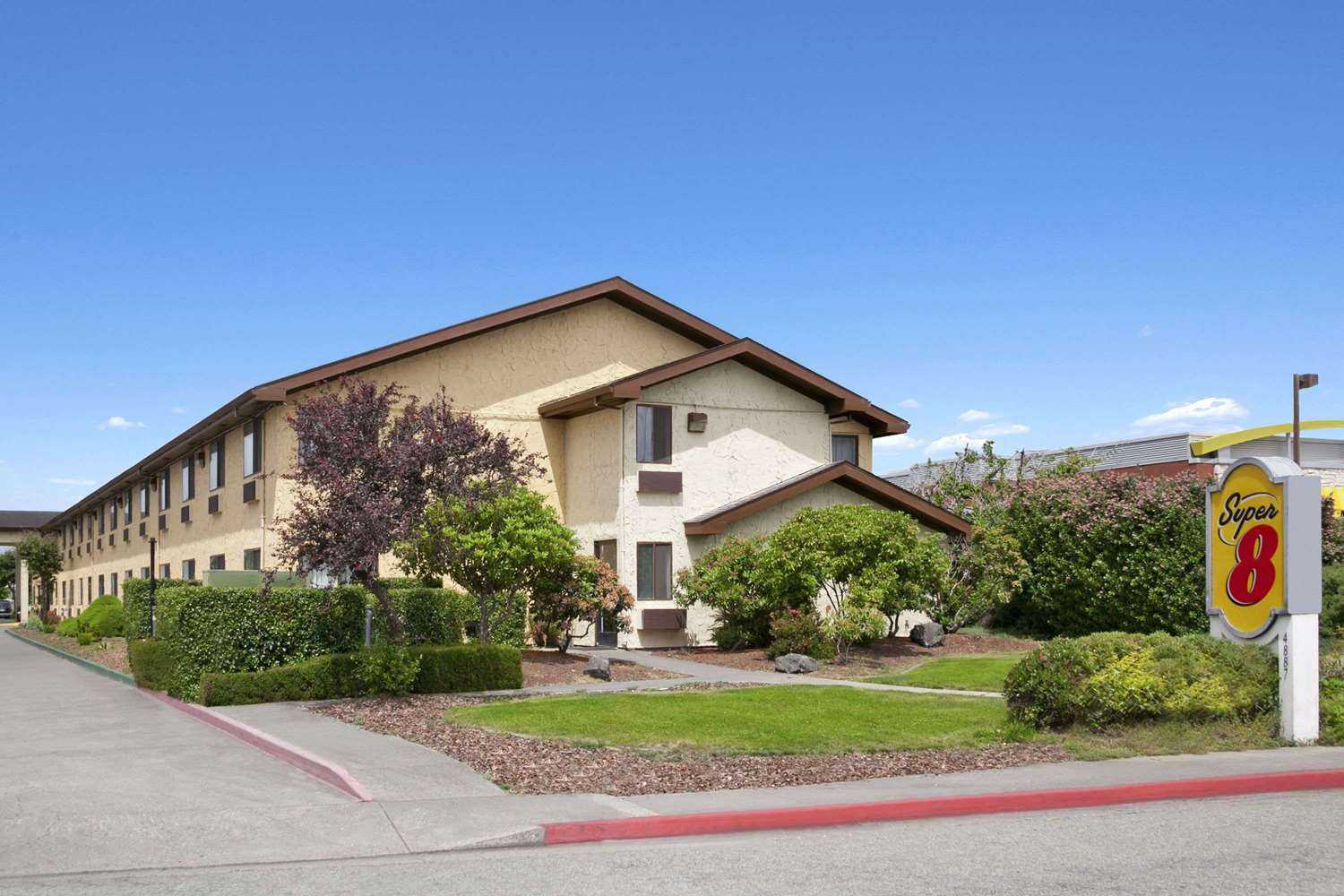 Super 8 by Wyndham Arcata, Arcata, CA