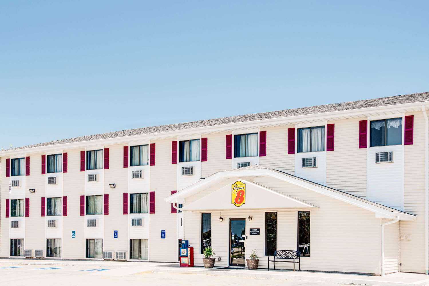 Super 8 by Wyndham Burlington à Burlington, IA